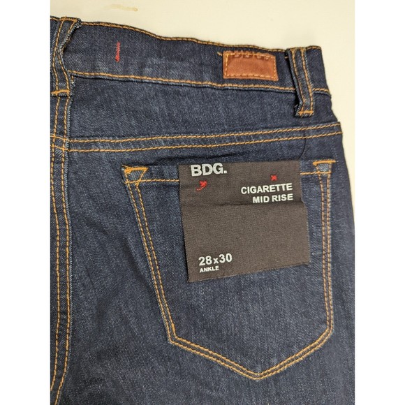 NWT Women Urban Outfitters BDG Jeans Cigarette Mid Rise Ankle Dark Wash sz 28x30 - Picture 9 of 9